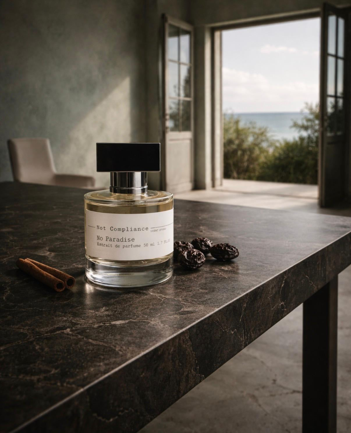 Dettaglio fragranza NO PARADISE note tropicali menta lime ylang ylang