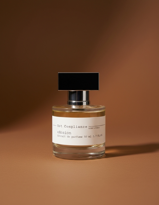 EROSION Extrait de Parfum profumo di nicchia Not Compliance dettaglio flacone