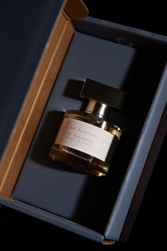 Packaging sostenibile NO PARADISE con scatola da scarti di lavanda